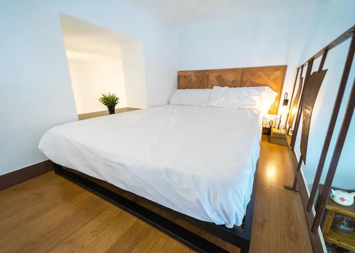 Singular Apartamento En Delicias By Bebalmy